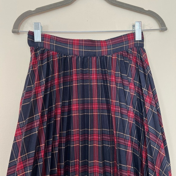 FORE Women Plaid Pleated Skirt Red Blue Classic Academia Festive Holiday XS Chic - Picture 4 of 15